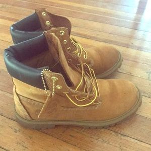 Timberland boots 7 men’s (so 9 In women’s)